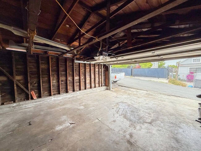 Building Photo - 1719-1723 21st Ave