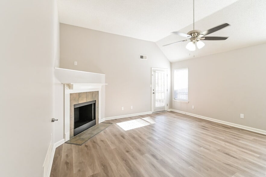 Building Photo - 5856 Kayla Dr