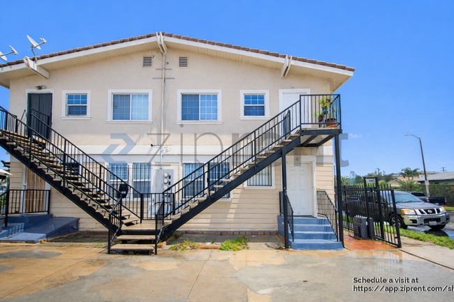 Building Photo - 1425 3rd Ave