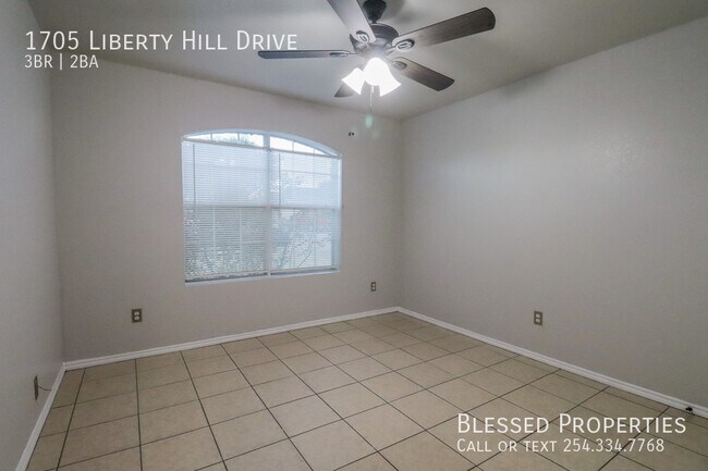 Building Photo - 1705 Liberty Hill Dr