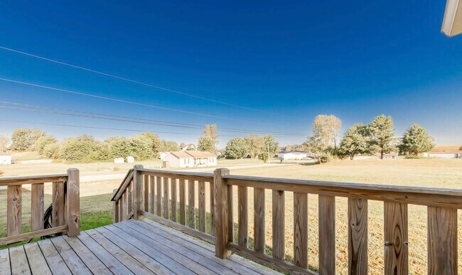 Building Photo - 15 Goldenrod Dr