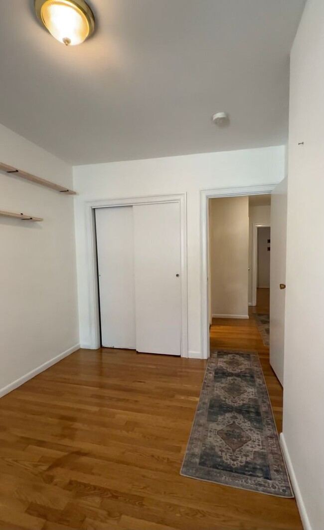 Building Photo - Back Bay 3 Bed Available Now