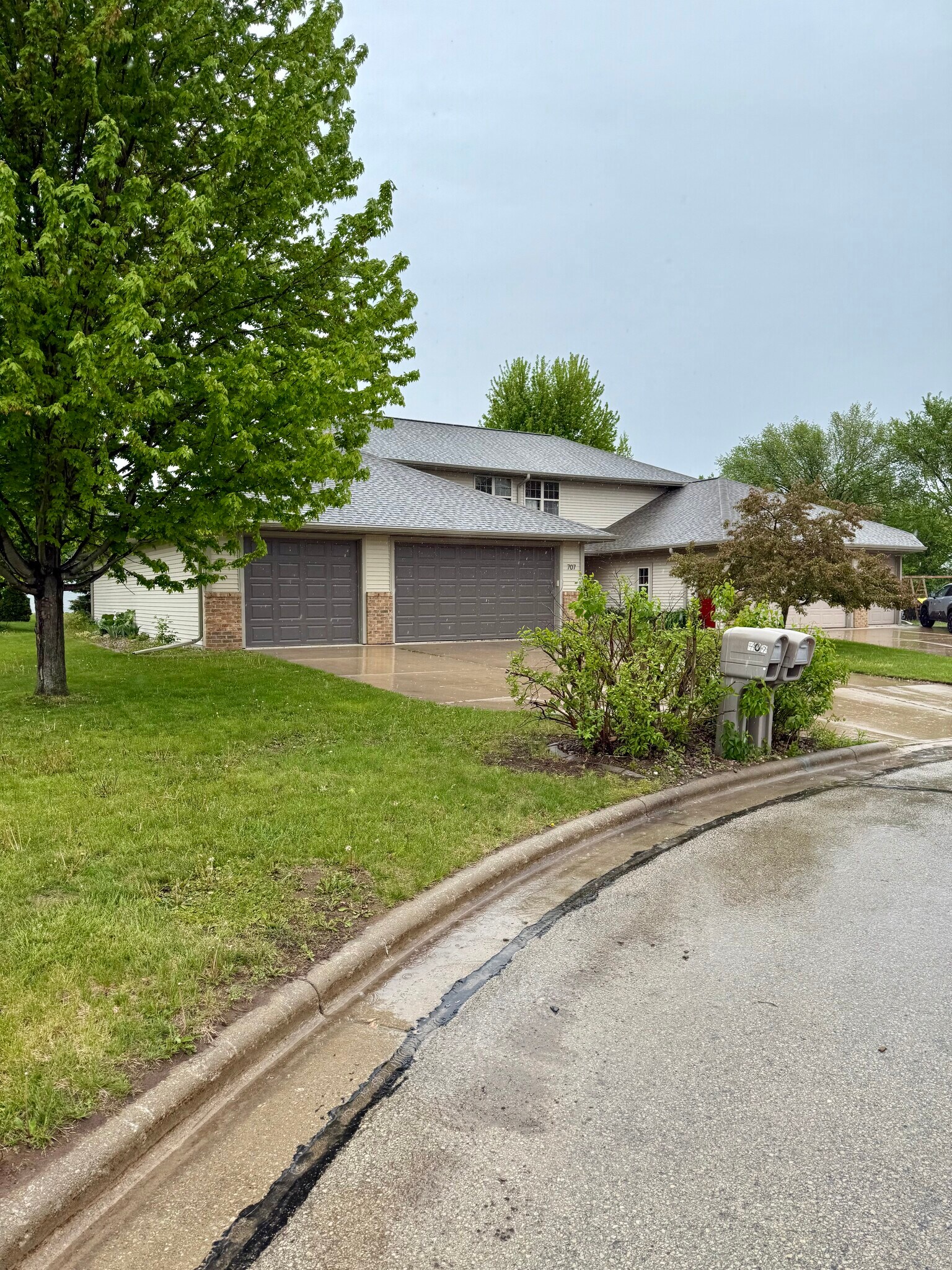 Building Photo - 707 Edge Point Ct