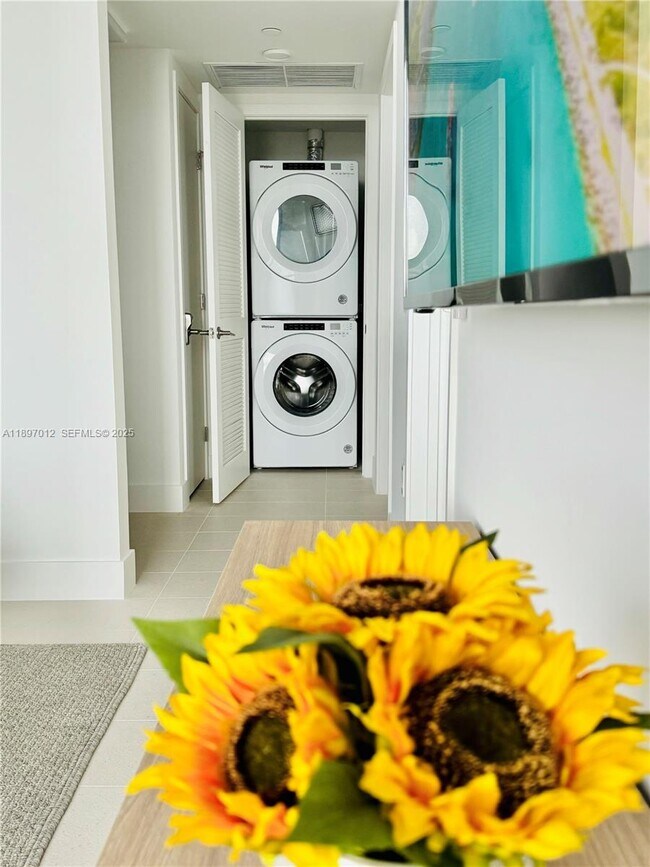 Building Photo - 159 NE 6th St