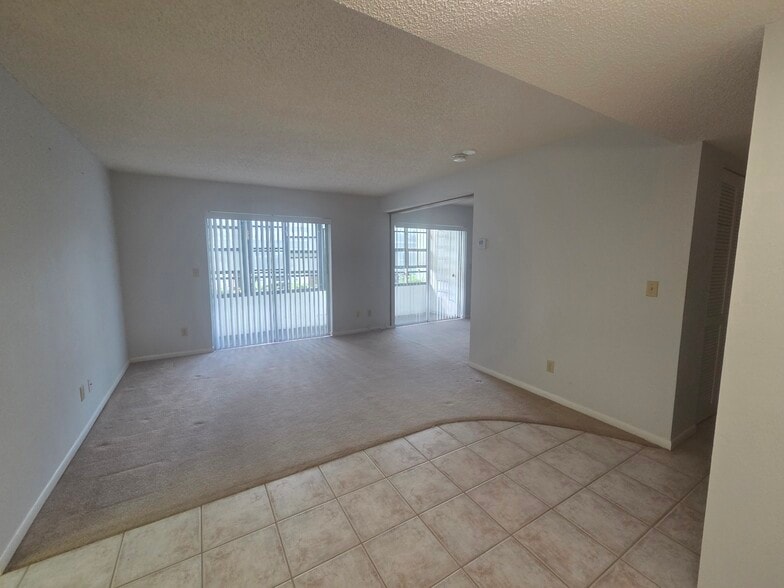 Living Area - 2581 Countryside Blvd