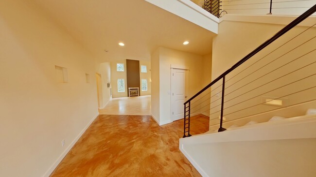 Building Photo - South Eugene Modern Home