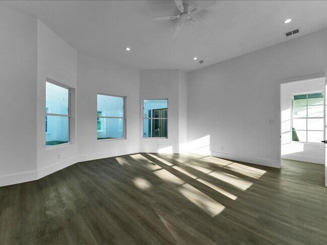 Building Photo - 8115 Cedar Brush Cir