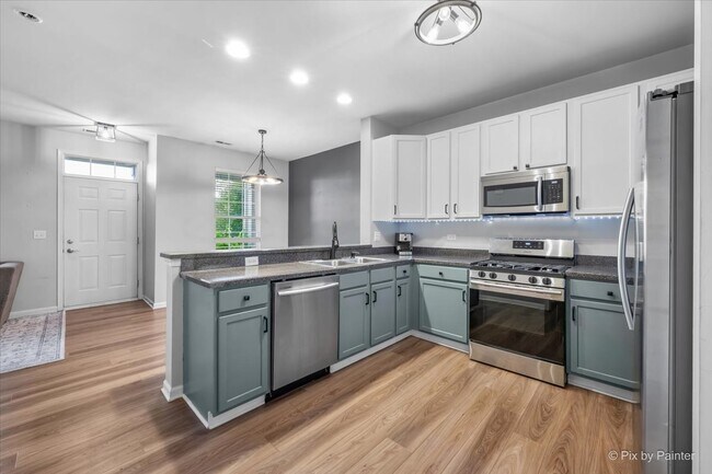 Building Photo - 509 Lakeside Ct