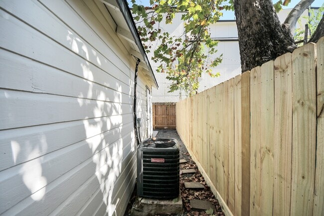 Building Photo - 4215 Eli St