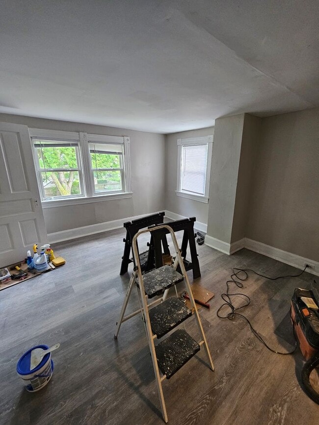 Building Photo - 6710 Vine St