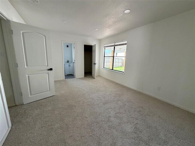 Building Photo - 1504 Parkview Ln