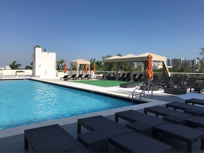 Building Photo - 1861 NW S River Dr