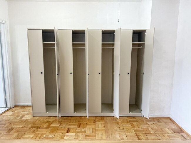 Building Photo - 2500 Q St NW