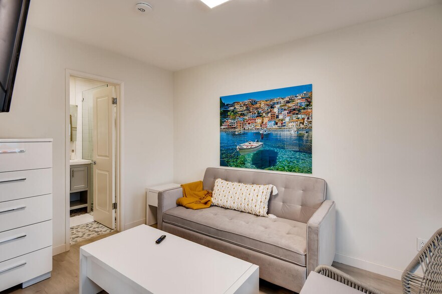 Building Photo - 3944 Mission Blvd