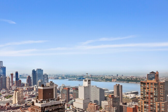 Building Photo - 80 Columbus Cir