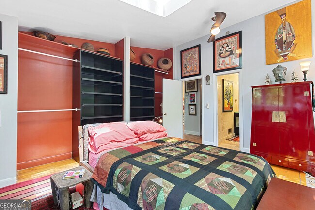 Building Photo - 1232 Bernadette Ln NE