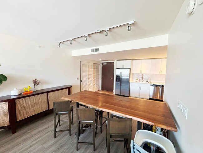 Building Photo - Symphony Honolulu - 2 Bedroom, 2 Bathroom,...