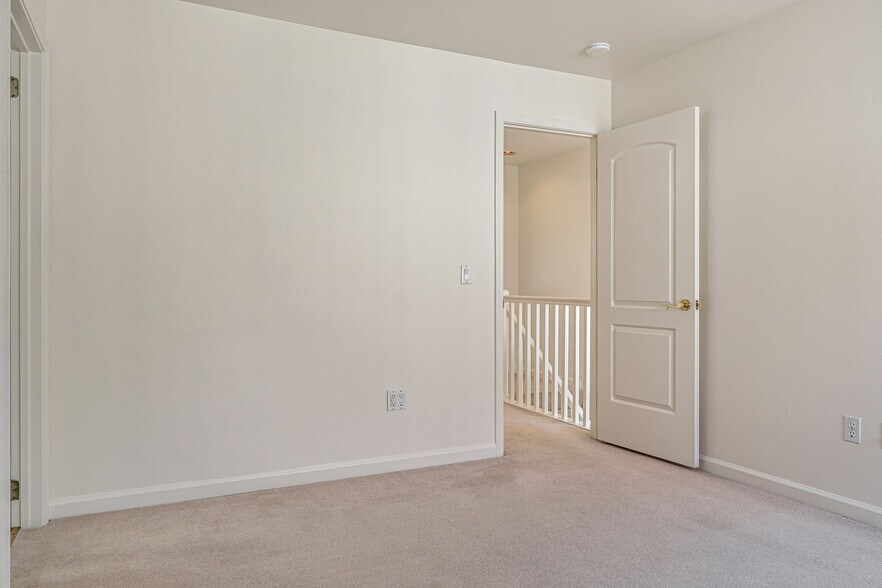 Building Photo - 2561 Park Blvd