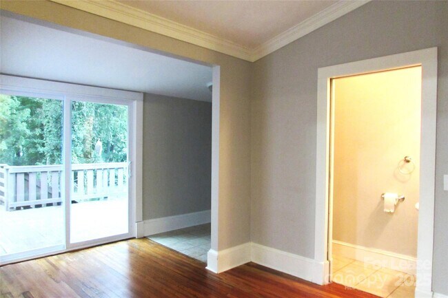 Building Photo - 730 Herrin Ave