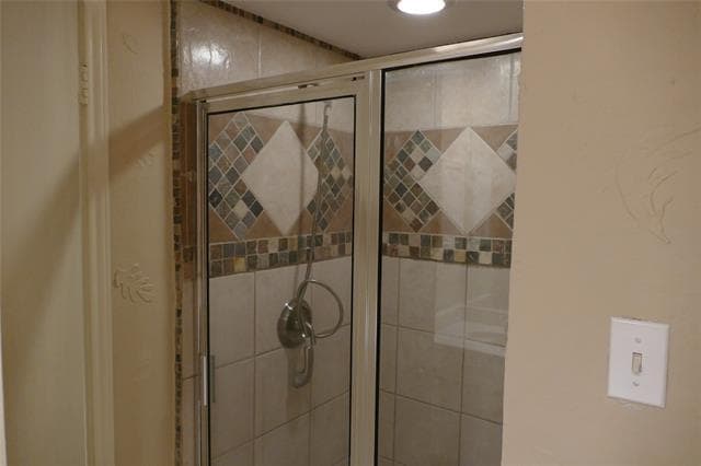 Building Photo - 6845 Tudor Dr