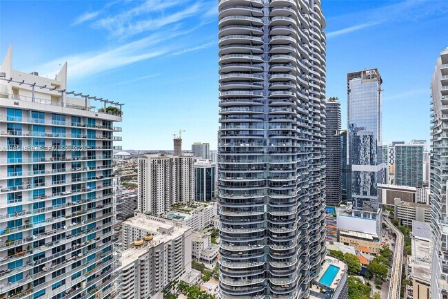 Building Photo - 1080 Brickell Ave