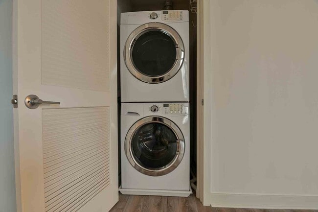 Building Photo - 460 New York Ave NW