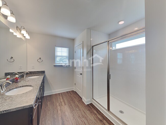 Building Photo - 405 Levon Ct