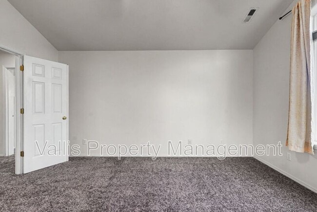 Building Photo - 4936 Evie Jean St NE