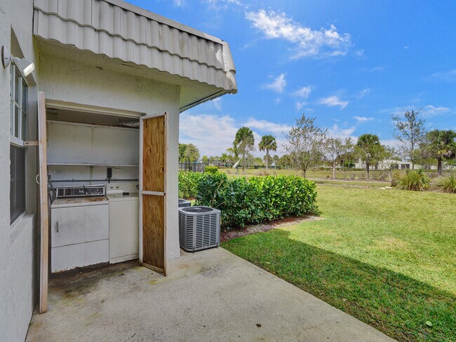 Building Photo - 8503 NW 35th Ct