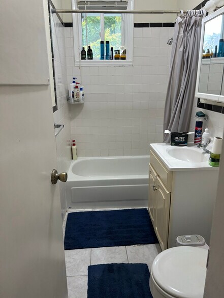 Building Photo - 56 Mozart St