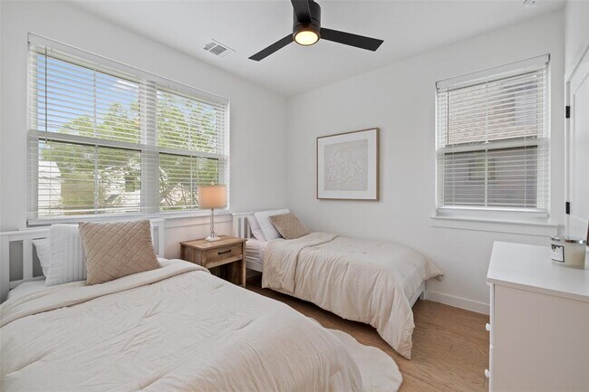 Building Photo - 5701 Tura Ln