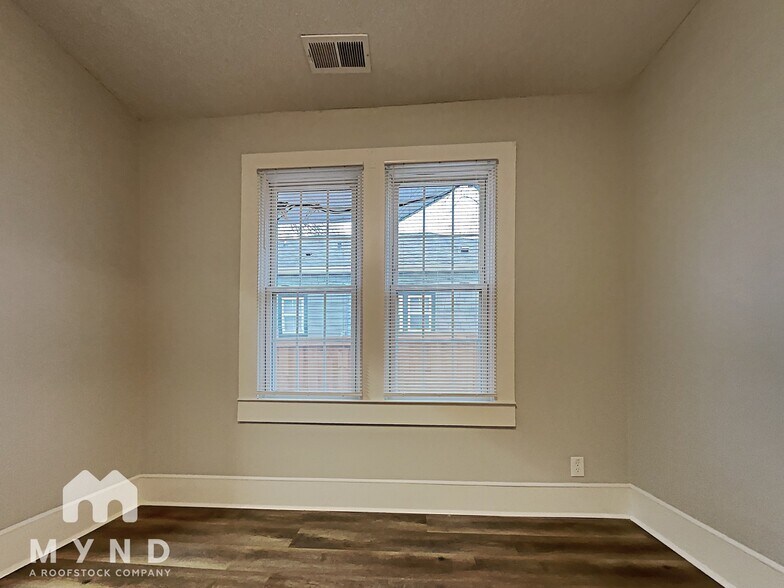 Building Photo - 1832 Wilmore Dr