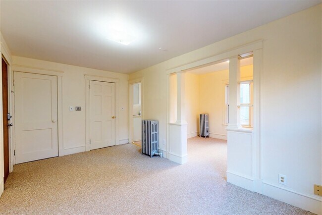 Building Photo - 34 Crescent 6 Crescent