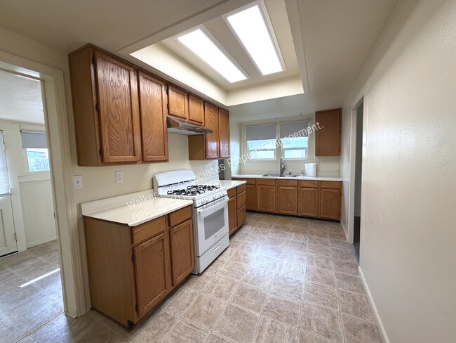 Building Photo - 5120 Union Ave