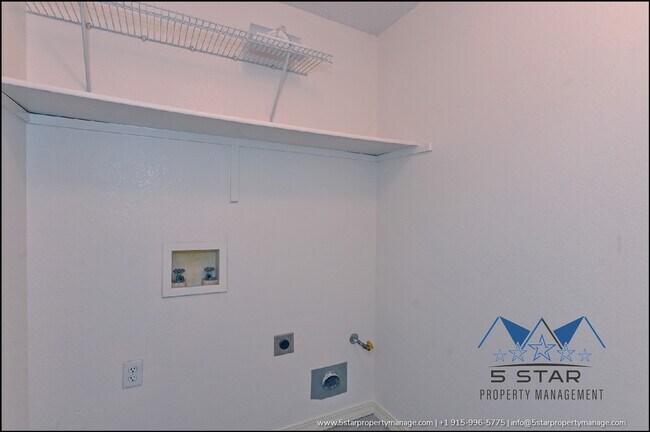 Building Photo - 648 Wind River Ave