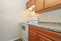 Building Photo - 3241 Bonnie Dr