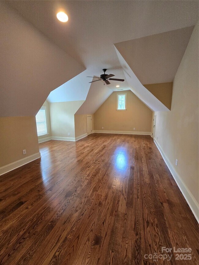 Building Photo - 2441 W Nicole Ln