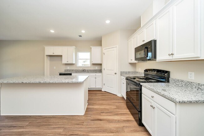 Building Photo - Newly Renovated Home in Brookwood!