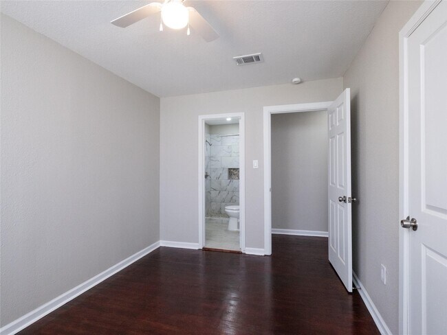 Building Photo - 3215 Soway St