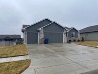 Building Photo - 3419 Laughlin St