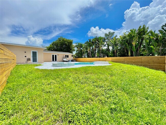 Building Photo - 14450 SW 24th St