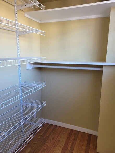 Building Photo - 3527 Willis Ct