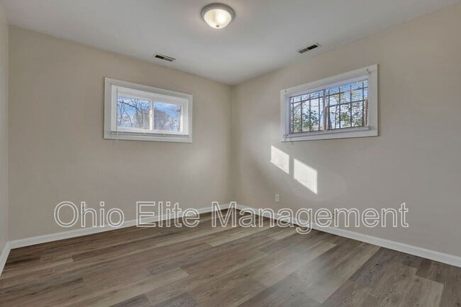 Building Photo - 2416 Dawnlight Ave