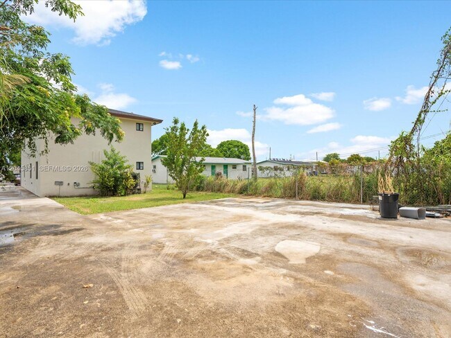 Building Photo - 10455 SW 179th St