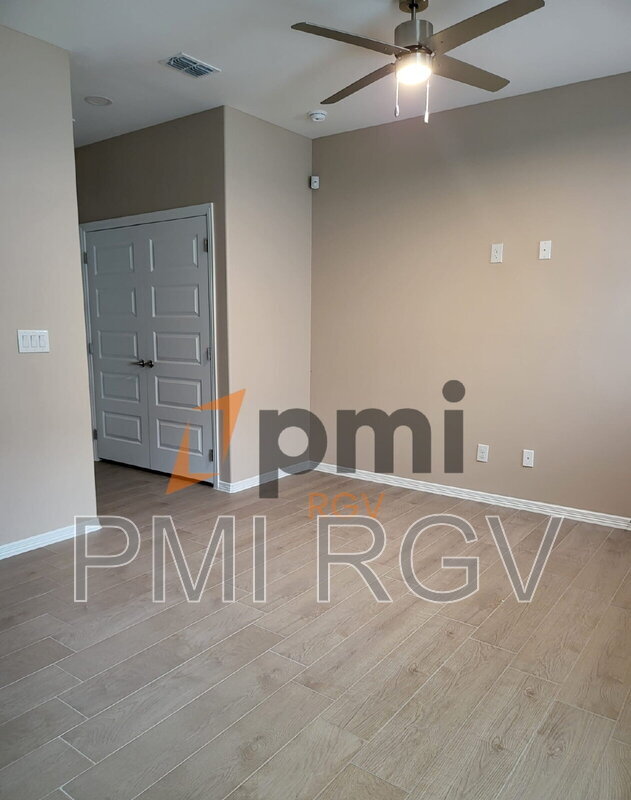 Building Photo - 3101 W Kenwood St