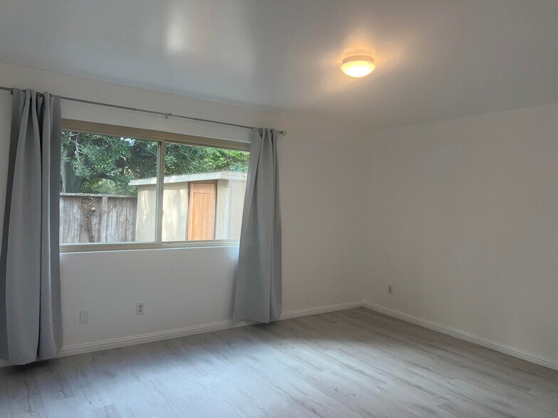 Building Photo - 15 N San Marcos Rd