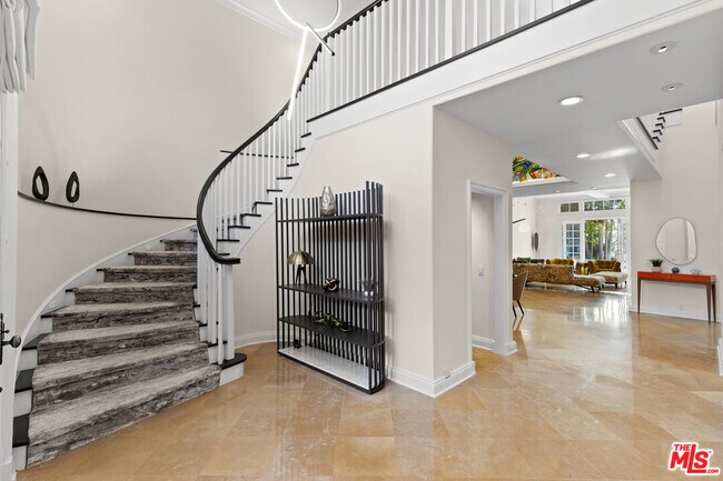 Building Photo - 2305 Canyonback Rd