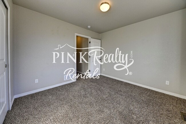 Building Photo - 10716 Ridgepole Dr