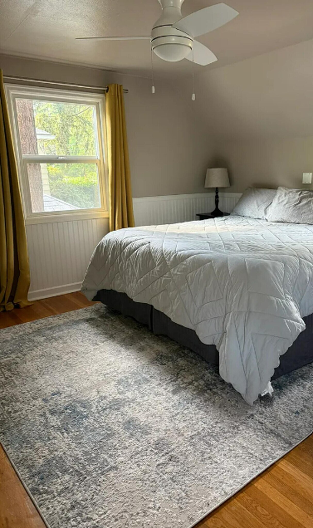 Building Photo - Charming NE Portland Apartment in a Great ...