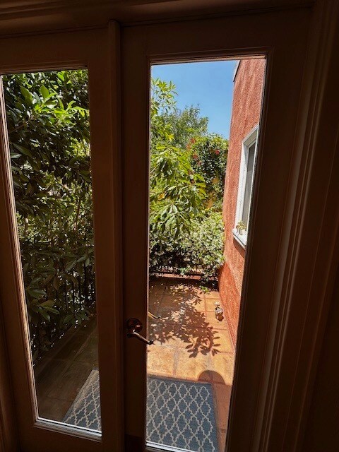 Building Photo - 2046 N Highland Ave